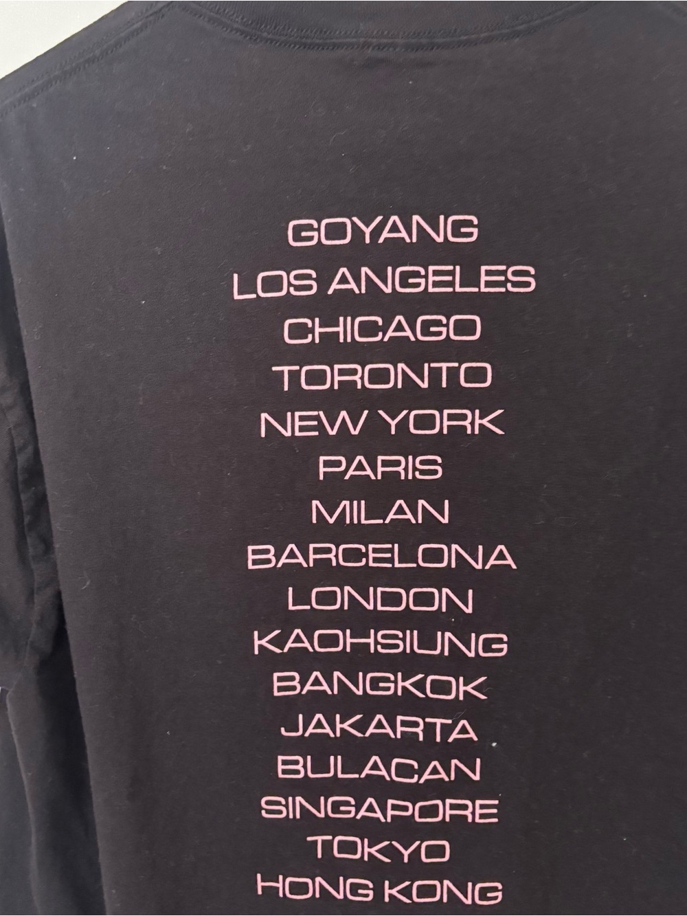 BLACKPINK Deadline World Tour Logo short sleeve shirt- Black with Pink Print XL - Picture 4 of 7